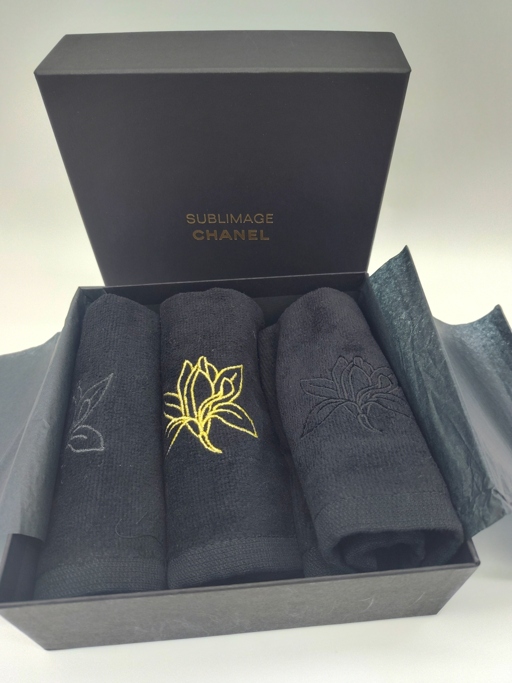 CHANEL SUBLIMAGE Skincare VIP Gift Set 3 Embroidered Black Towels Box NIB